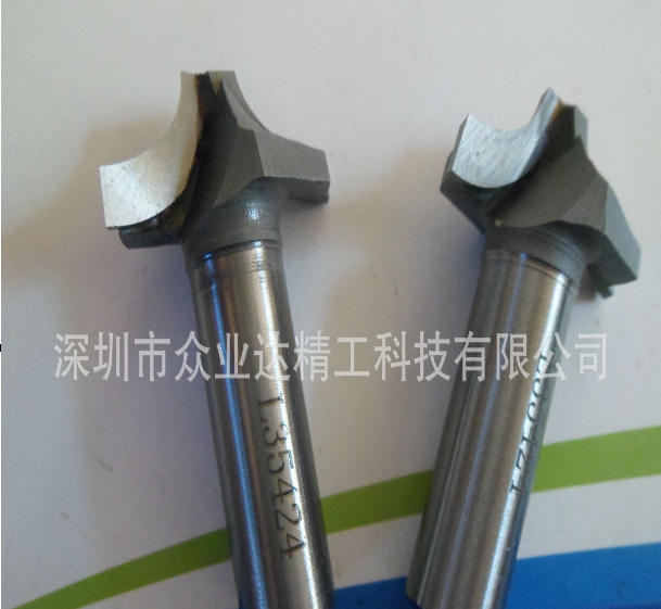 Care sunt viteza de rotație și viteza de avans a unei freze de sudură?