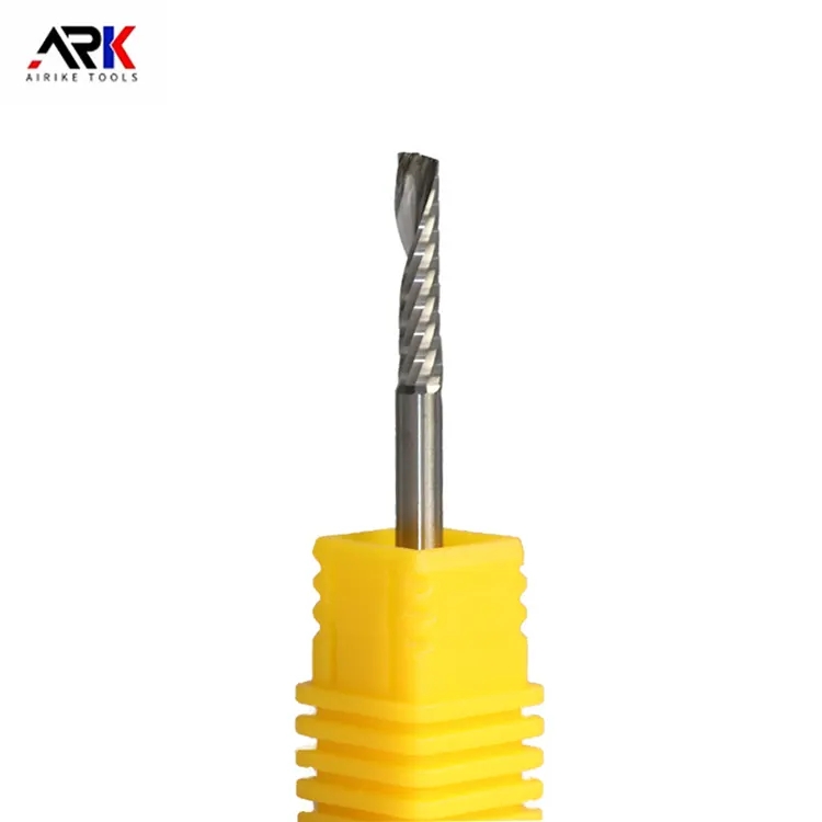 Cum se întreține freza mașinii de gravat?